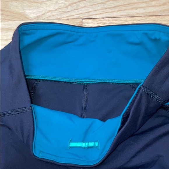 Lululemon Athletica Black/Teal Leggings with Reflective Dots -4 - Picture 7 of 9